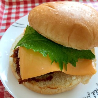 チキンと青じそとチーズのバーガー☆彡